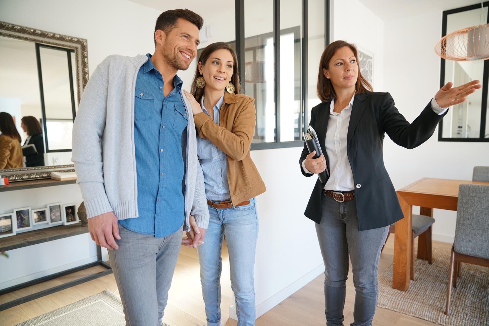 What is the role of a real estate agent What is the role of a real estate agent